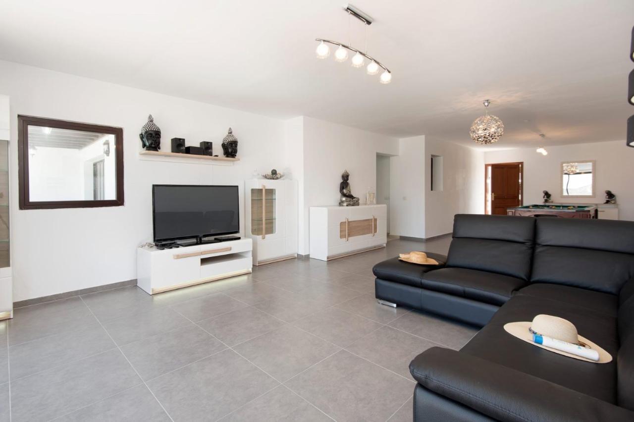 Villa Chinamar By Villa Plus Playa Blanca  Extérieur photo