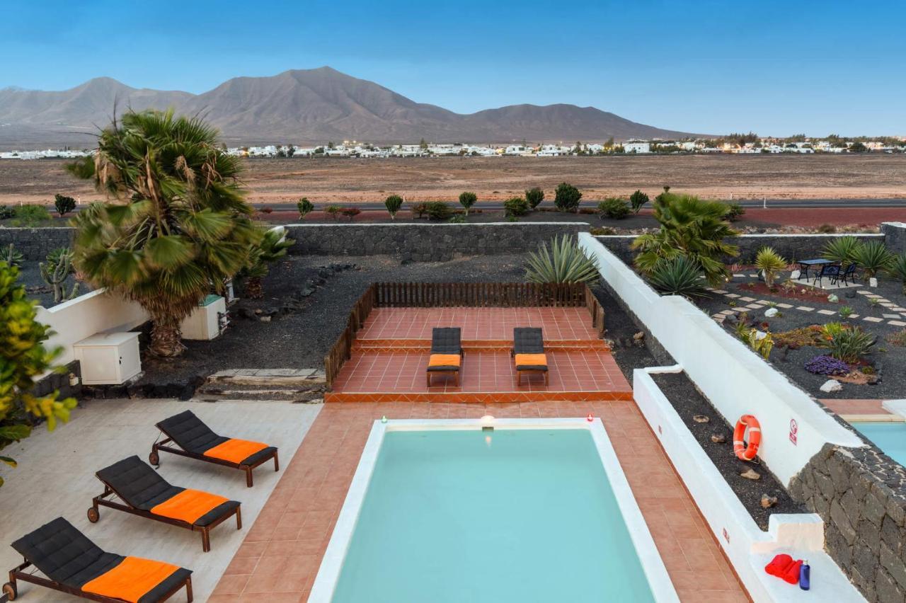 Villa Chinamar By Villa Plus Playa Blanca  Extérieur photo